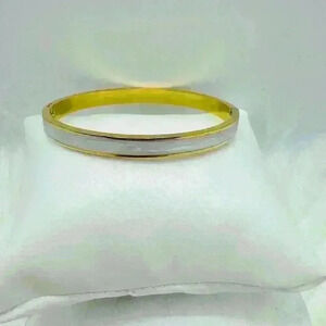The Classic Style Bangle in White